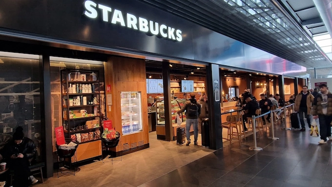 Starbucks à l'aéroport de Charleroi